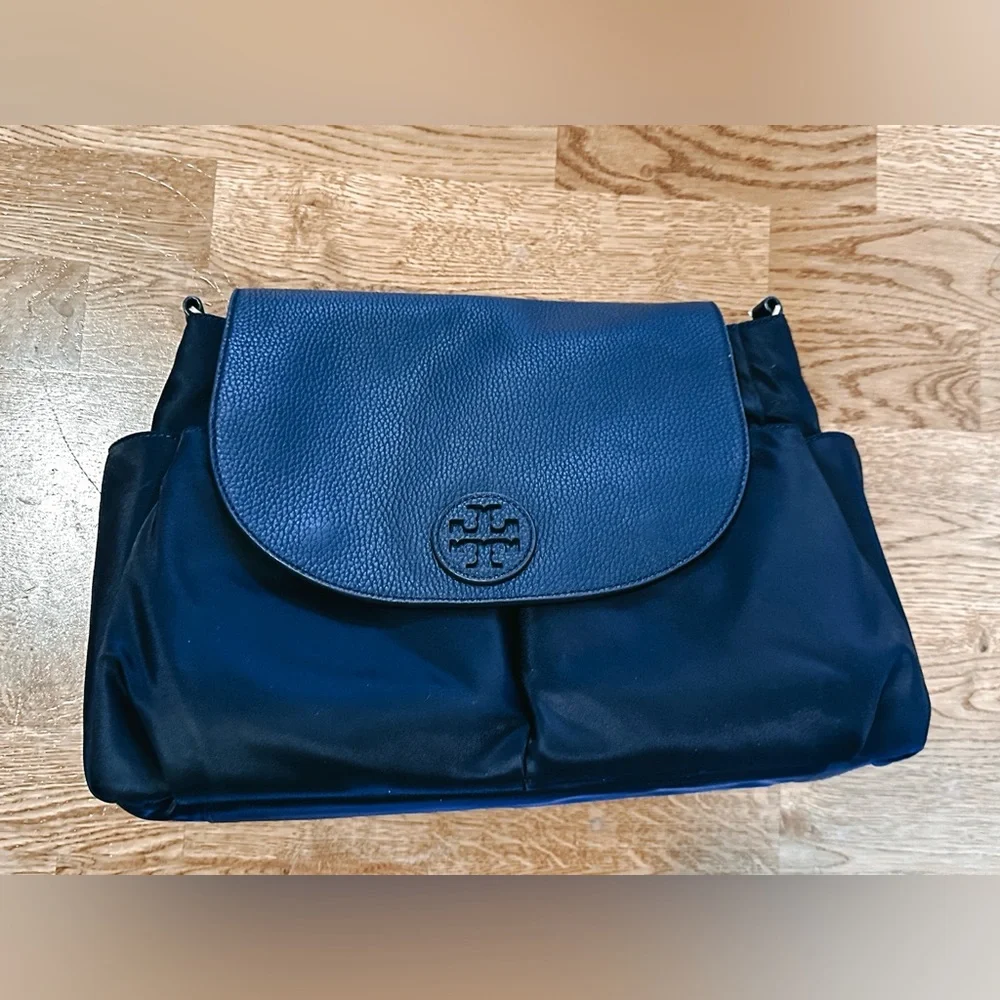NWT Tory Burch Navy Blue Thea Nylon Messenger Baby Bag
